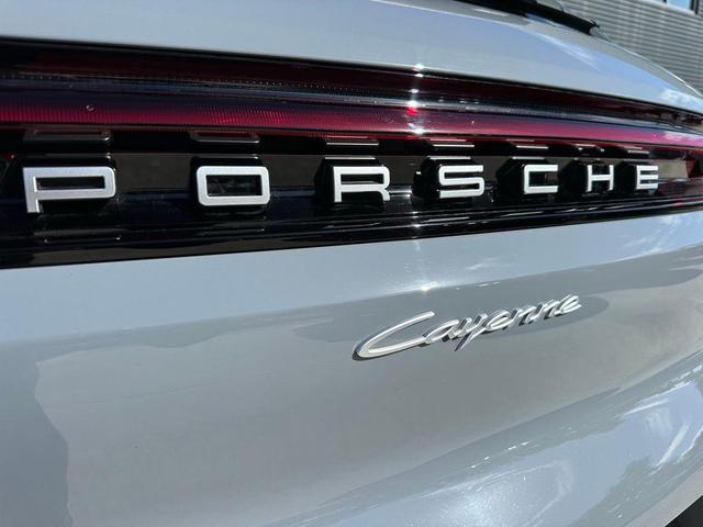 Photo of 2024 Gray Porsche Cayenne