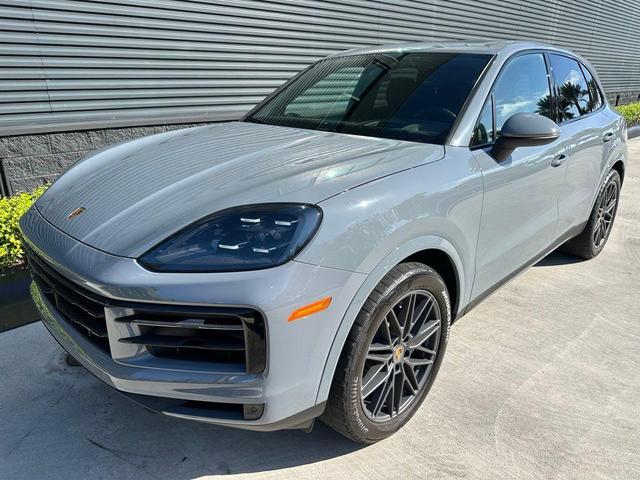 Photo of 2024 Gray Porsche Cayenne