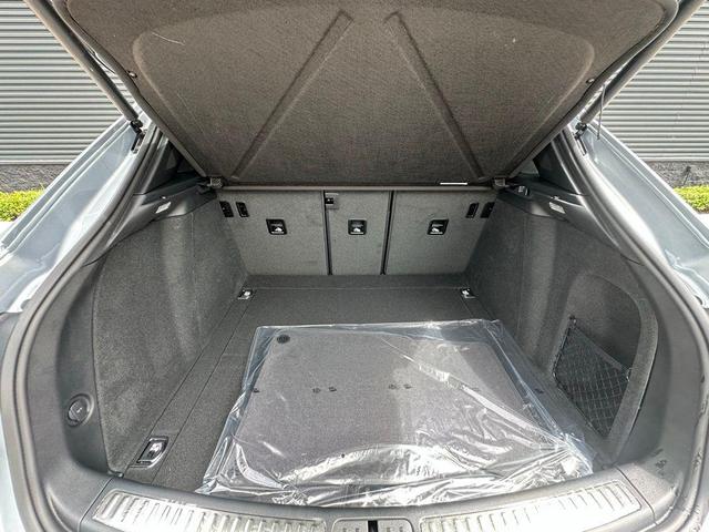 Photo of 2025 Silver Metallic Porsche Macan