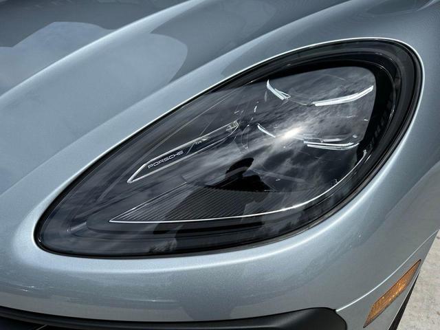 Photo of 2025 Silver Metallic Porsche Macan