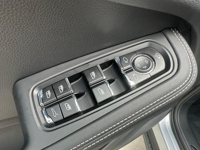 Photo of 2025 Silver Metallic Porsche Macan
