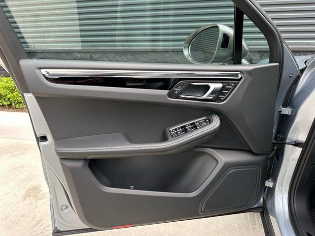 Photo of 2025 Silver Metallic Porsche Macan