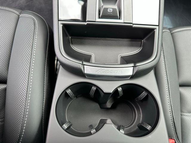 Photo of 2025 Silver Metallic Porsche Macan