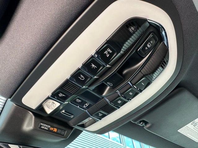 Photo of 2022  Porsche Macan