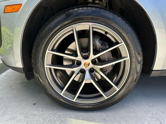 Photo of 2022  Porsche Macan