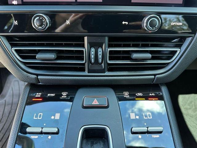 Photo of 2022  Porsche Macan