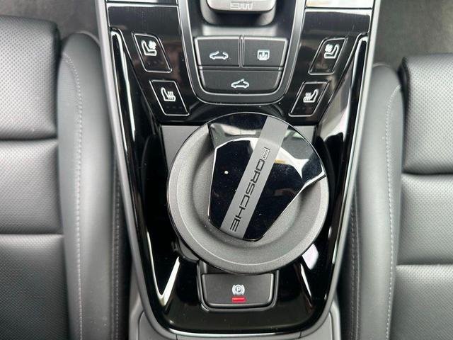Photo of 2024 Silver Porsche 911