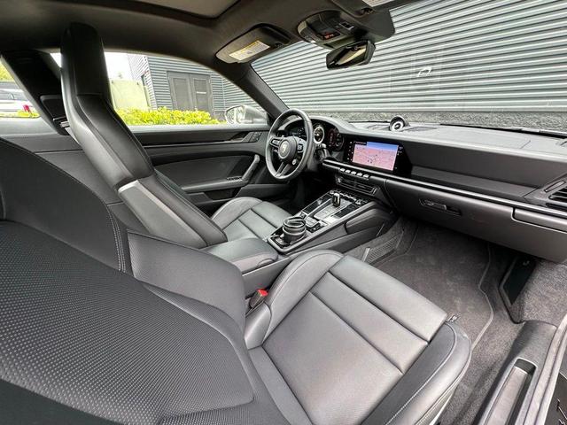 Photo of 2024 Silver Porsche 911