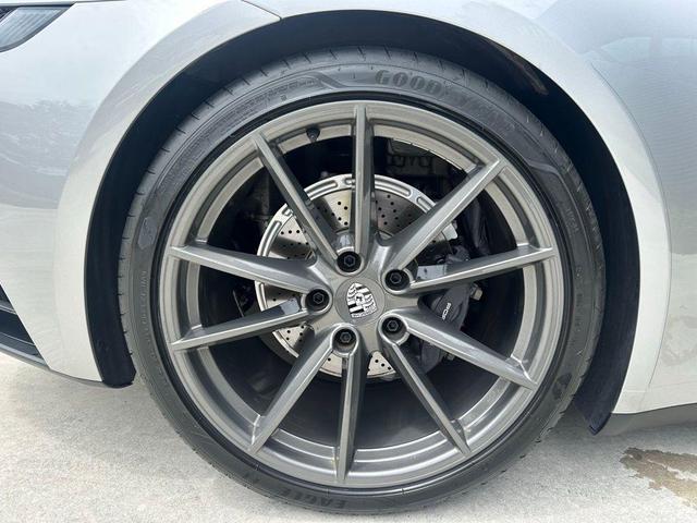 Photo of 2024 Silver Porsche 911