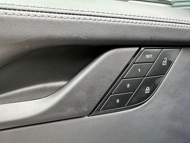 Photo of 2024 Silver Porsche 911
