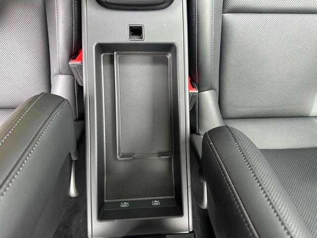 Photo of 2024 Silver Porsche 911