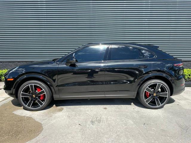 Photo of 2023 Black Porsche Cayenne