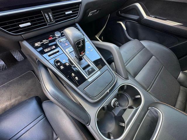 Photo of 2023 Black Porsche Cayenne