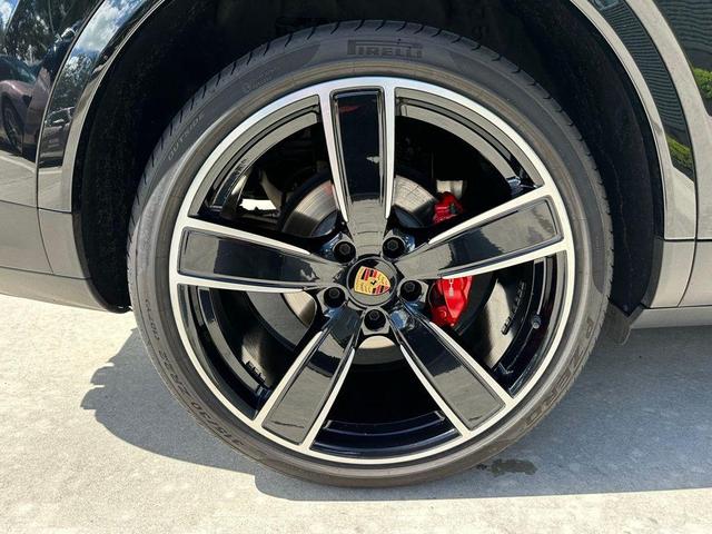 Photo of 2023 Black Porsche Cayenne