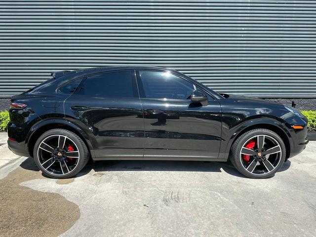 Photo of 2023 Black Porsche Cayenne