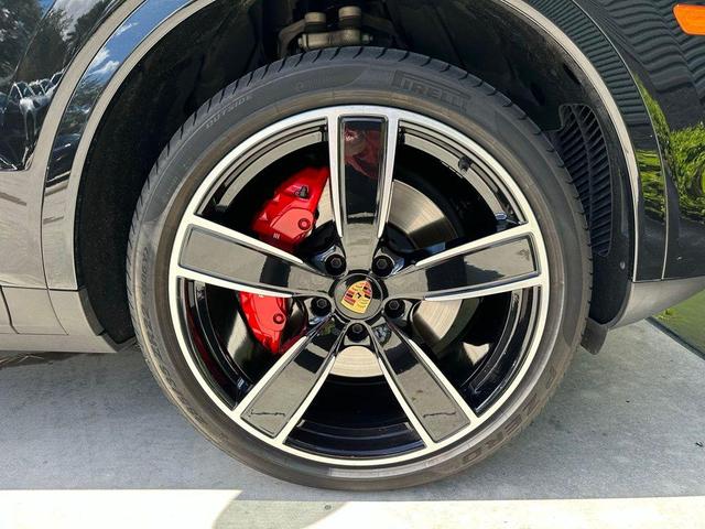 Photo of 2023 Black Porsche Cayenne