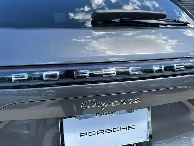 Photo of 2021 Gray Porsche Cayenne