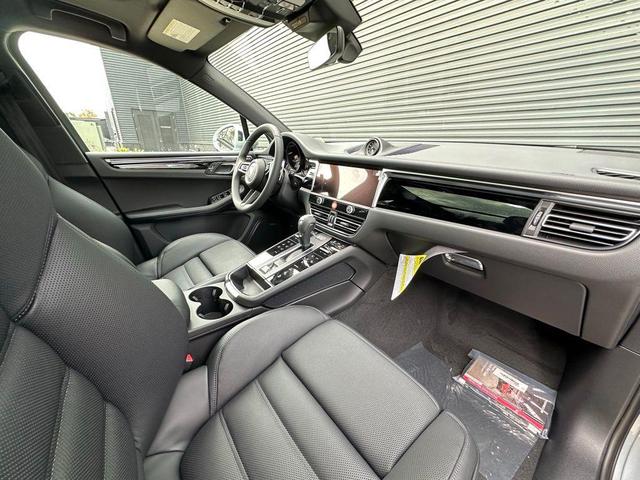 Photo of 2025 Silver Metallic Porsche Macan