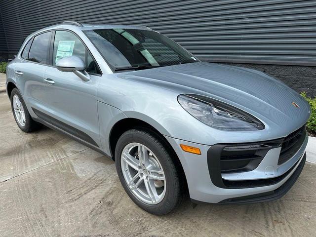 Photo of 2025 Silver Metallic Porsche Macan