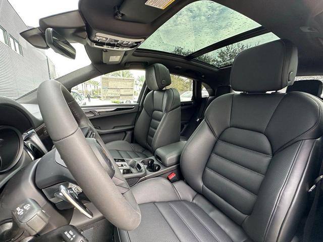 Photo of 2025 Silver Metallic Porsche Macan