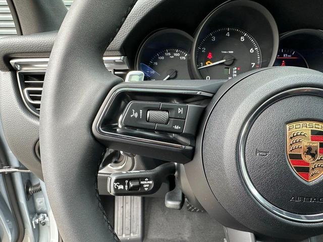Photo of 2025 Silver Metallic Porsche Macan