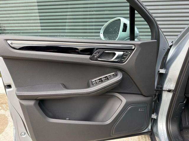 Photo of 2025 Silver Metallic Porsche Macan