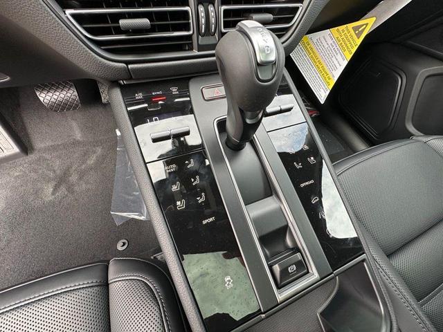 Photo of 2025 Silver Metallic Porsche Macan