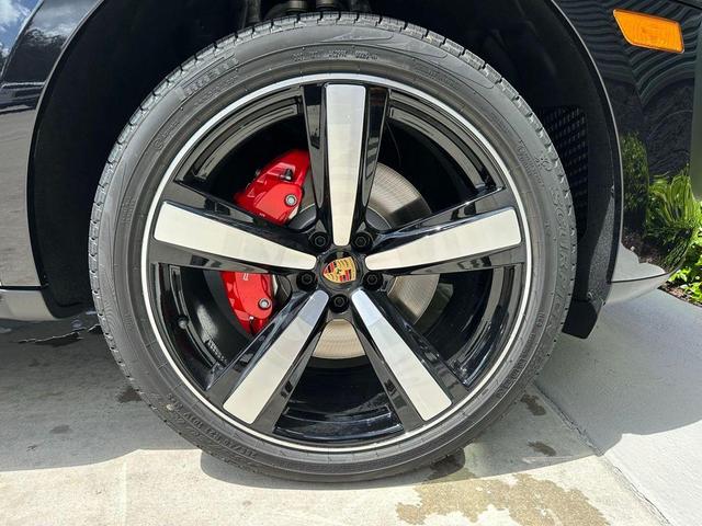 Photo of 2025 Jet Black Metallic Porsche Macan