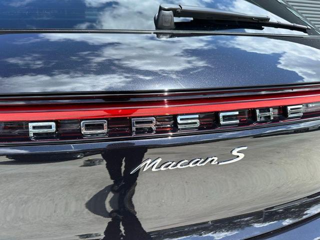 Photo of 2025 Jet Black Metallic Porsche Macan