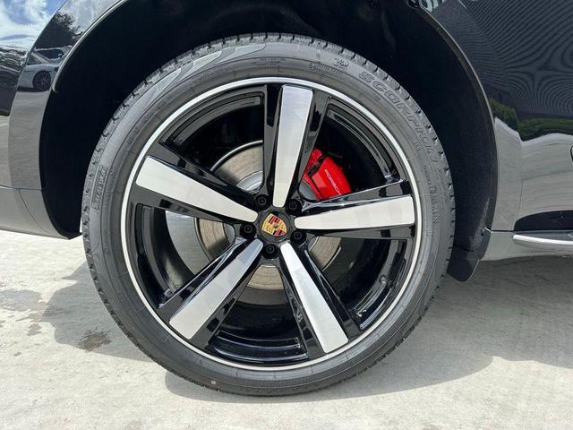 Photo of 2025 Jet Black Metallic Porsche Macan