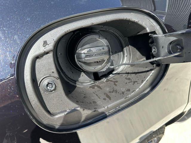 Photo of 2025 Jet Black Metallic Porsche Macan