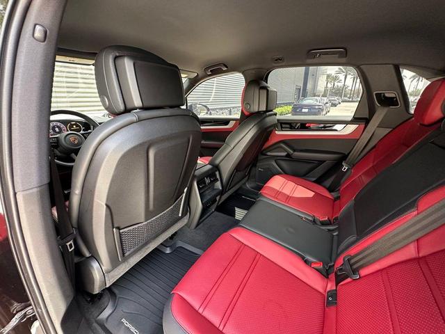 Photo of 2024 Black Porsche Cayenne