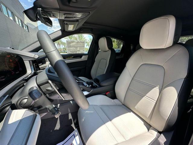 Photo of 2025 Arctic Grey Porsche Cayenne