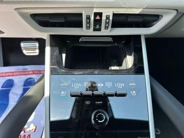 Photo of 2025 Arctic Grey Porsche Cayenne