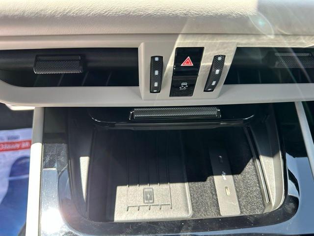 Photo of 2025 Arctic Grey Porsche Cayenne