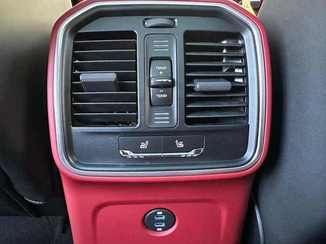 Photo of 2025 Blue Metallic Porsche Macan