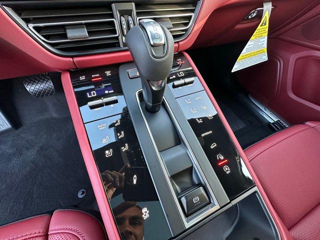 Photo of 2025 Blue Metallic Porsche Macan