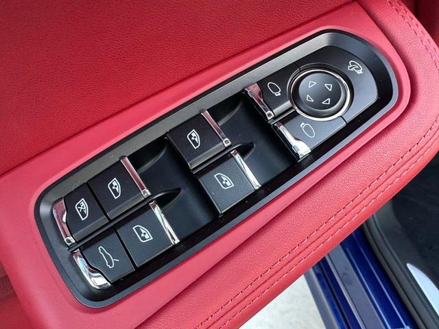 Photo of 2025 Blue Metallic Porsche Macan