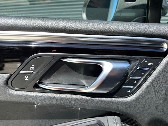 Photo of 2023 Black Porsche Macan