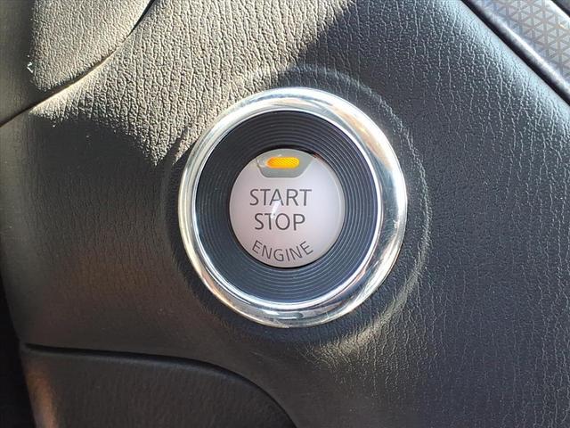 Photo of 2018 White Nissan Pathfinder