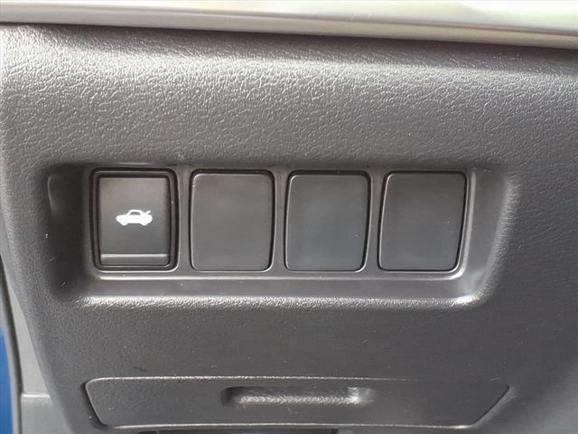 Photo of 2023 Deep Blue Pearl Nissan Maxima