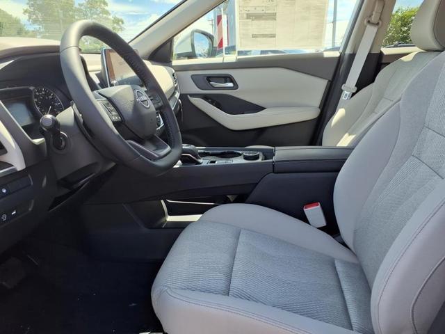 Photo of 2025 Everest White P Nissan Rogue