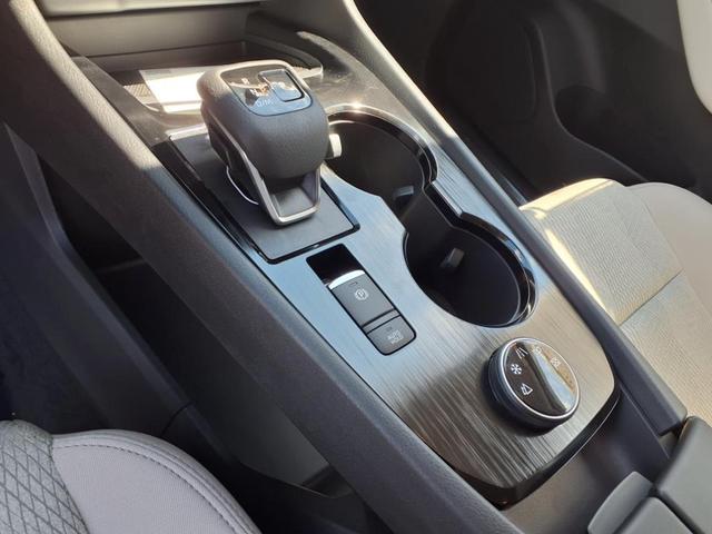 Photo of 2025 Everest White P Nissan Rogue