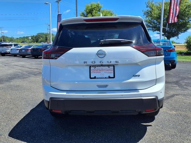 Photo of 2025 Everest White P Nissan Rogue