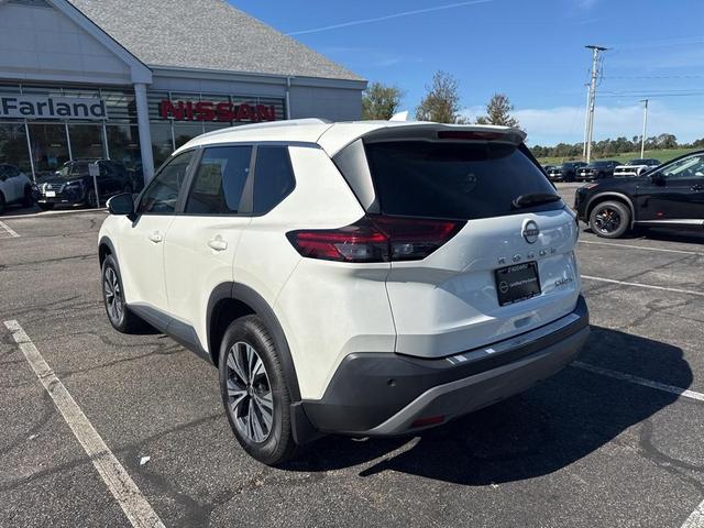 Photo of 2023 White Nissan Rogue