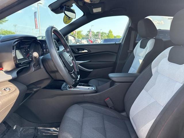 Photo of 2024 Summit White Chevrolet Trax