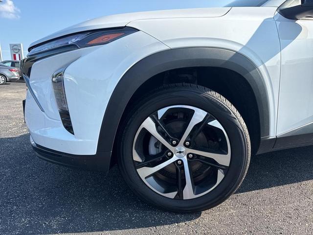 Photo of 2024 Summit White Chevrolet Trax