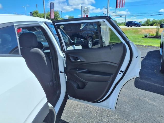 Photo of 2024 Summit White Chevrolet Trax