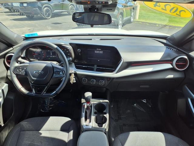 Photo of 2024 Summit White Chevrolet Trax
