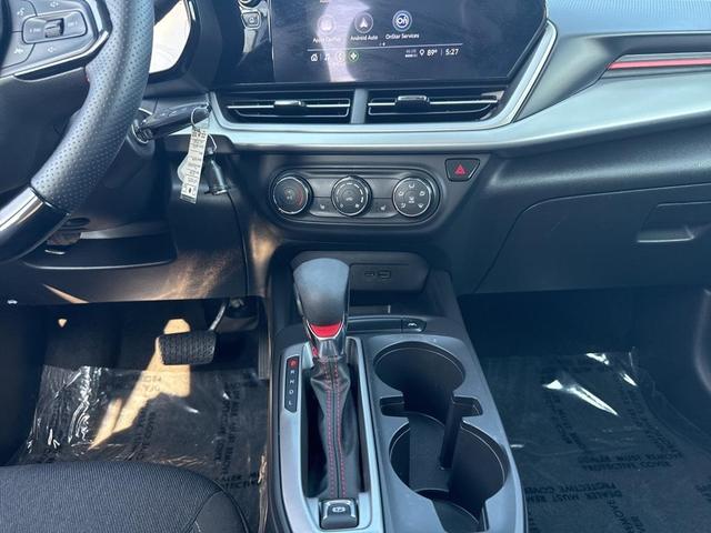 Photo of 2024 Summit White Chevrolet Trax